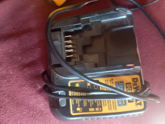 Kit carregador e bateria Dewalt 