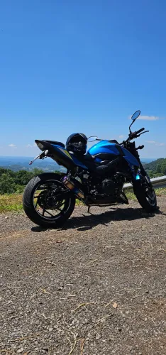 Suzuki gsxs 750