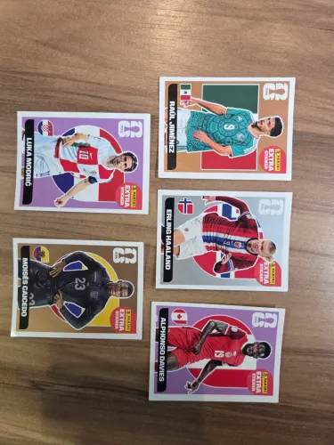 Lote 5 Figurinhas extras Legend coleção copa do mundo 2026 - Haaland prata, Madrid,....