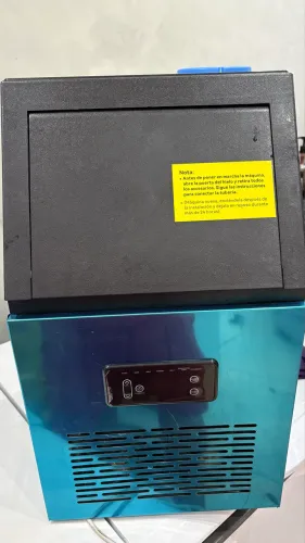 Máquina de fazer gelo