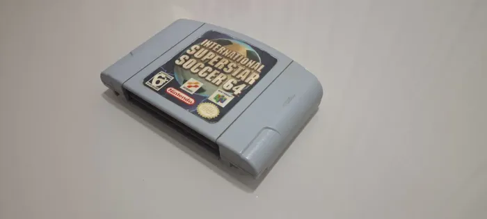 Cartucho International Superstar Soccer 64