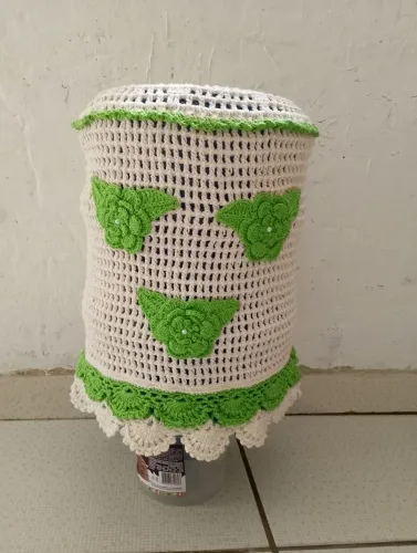 Capa de crochê para garrafão de água 