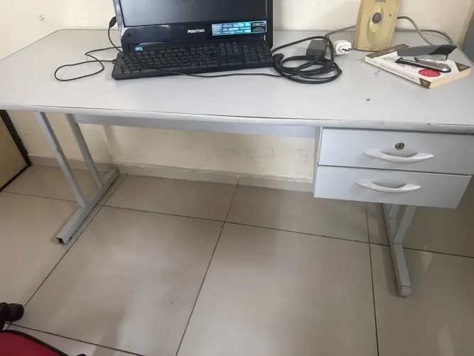 Doação Mesa de escritório