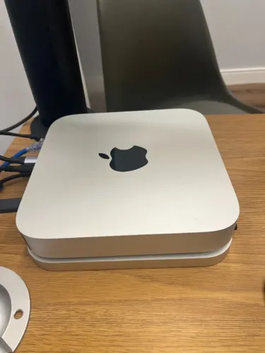 Mac Mini 2024 M2 8GB / 256GB + Dock Station Hagibis