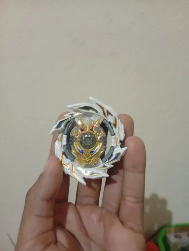 Beyblade burst uranos da corocoro