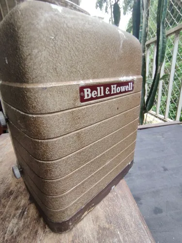 Projetor Bell & Howell modelo 253 B 8 mm Vintage