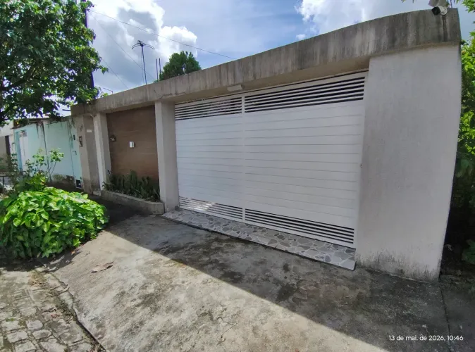 Recanto dos Pássaros, reformada, esquina, 3 quartos, na rua da UPA e próximo do Shopping P