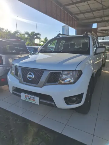 Nissan Frontier SV AT. CD 4X4 2.5 TB Dies. Aut. 2016