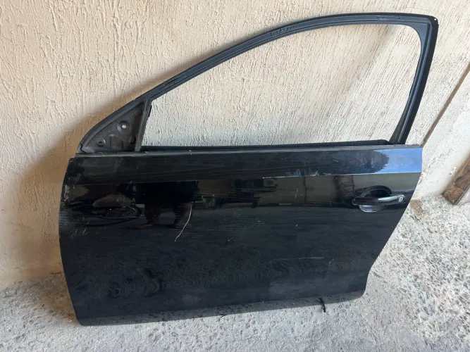 Porta Jetta 2012 motorista 