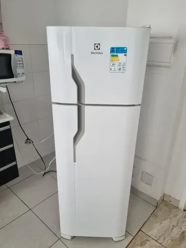 Geladeira Electrolux Cycle Defrost 260L