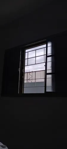 Alugo quarto próximo  ao shooping  catuai