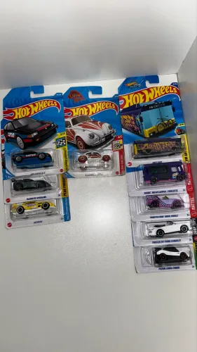 HOT WHEELS
