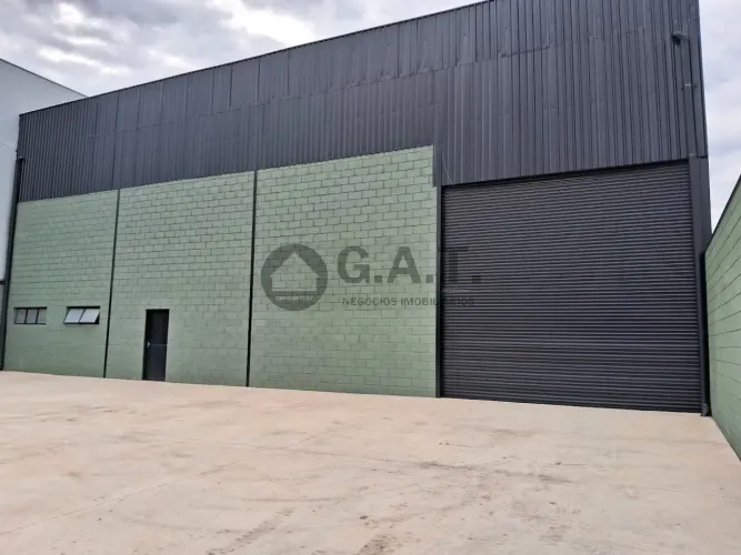 Galpão Comercial à Venda no Centro Empresarial Sorocaba: 1 Sala, 3 Banheiros, 7 Vagas - 75