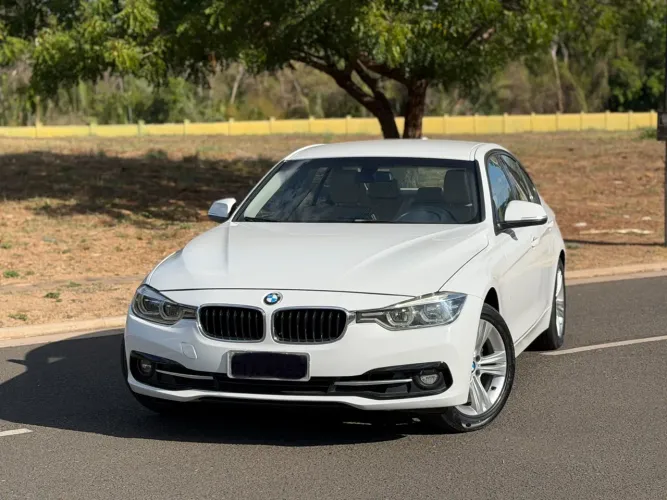 BMW 320I A Modern/sport TB 2.0/a.flex 16V 4P 2016