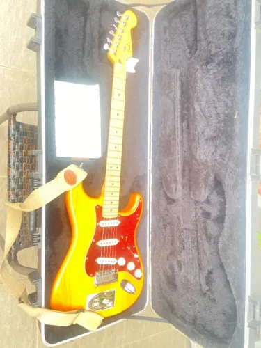 Guitarra Fender American Deluxe Stratocaster N3 noiseless 2006
