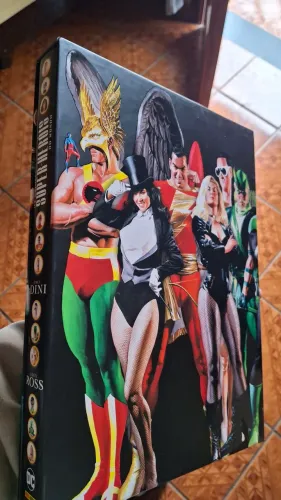 Os maiores super heróis do mundo edição absoluta