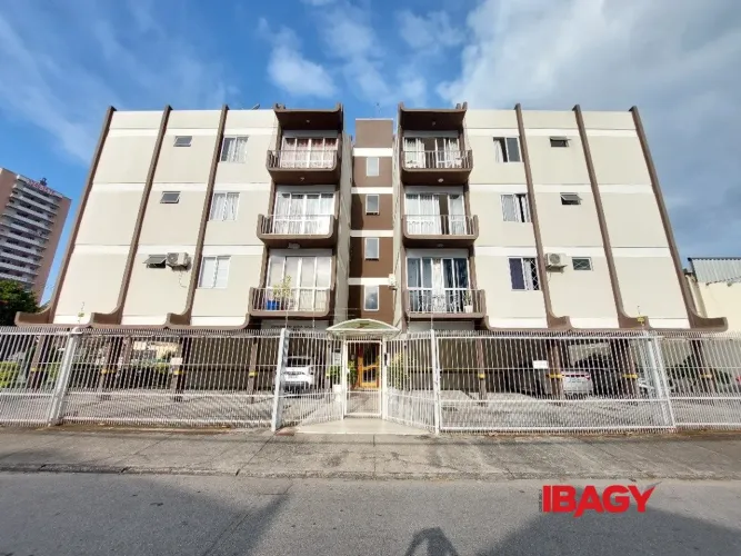 Excelente Apartamento 2 dormitório(s) em Barreiros - São José