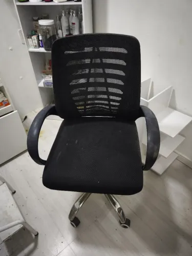 Vendo cadeira giratória de escritório