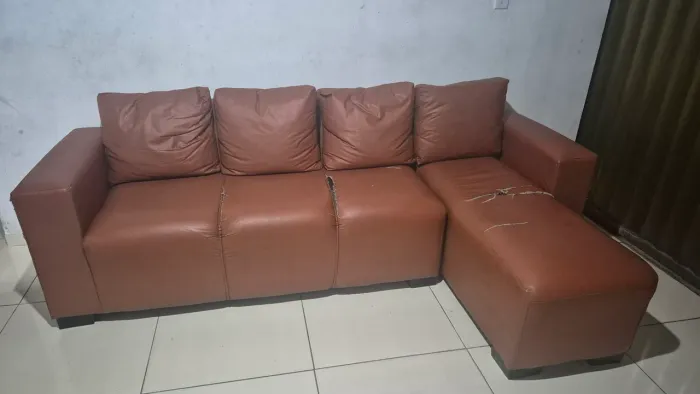 Sofá 4 lugares Cheiser 