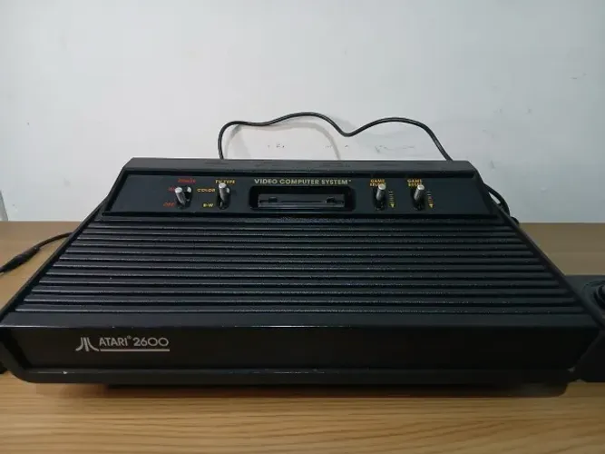 Atari 2600 com Entrada AV Funcionando Perfeitamente