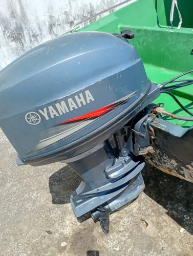 Lancha completa com motor yamaha