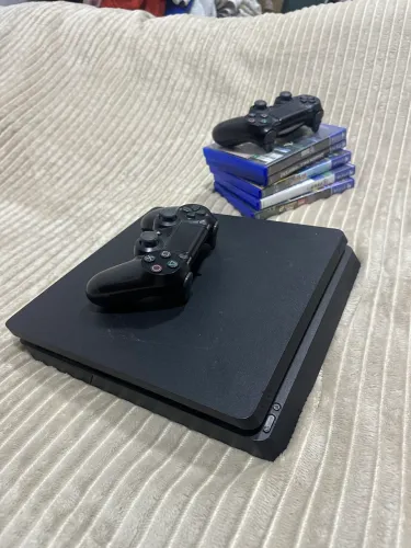 Vendo Ps4 slim 1tb