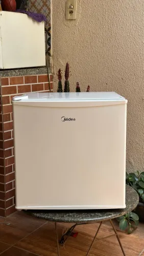 Frigobar Midea 45L MRC06B2