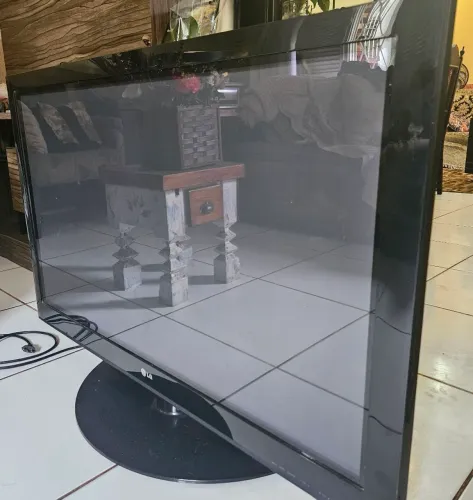 Vendo TV plasma 42 polegadas com defeito.