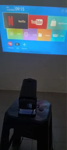 Projetor projeta até 150 polegadas