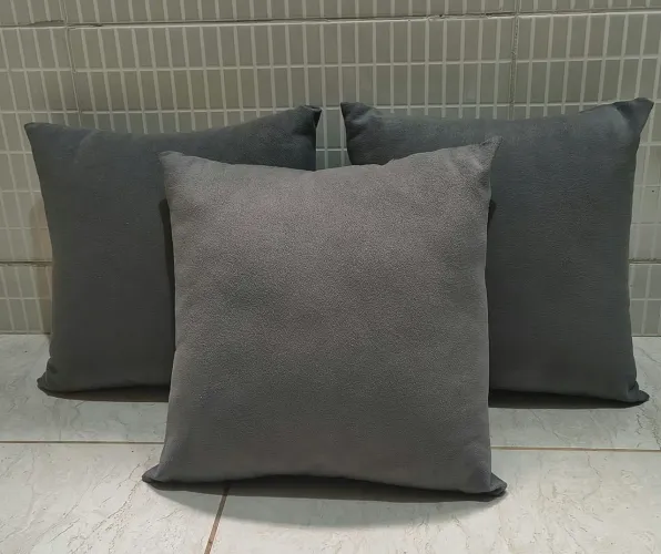 ESTOU VENDENDO UM KIT DE 03 ALMOFADAS TOTALMENTE NOVAS