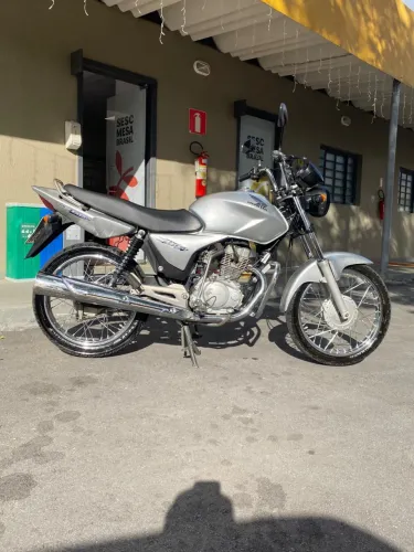 Vendo titan 150 ks,