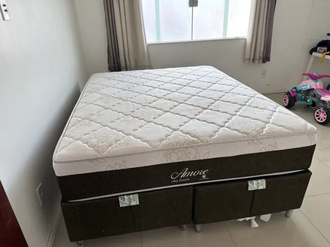 Vendo cama box Queen 