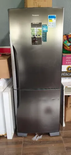 Vendo geladeira Panasonic frost free semi nova