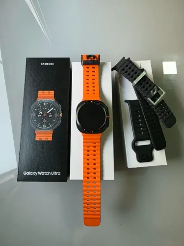 Samsung Galaxy Watch Ultra 47mm LTE + Caixa + Pulseiras Extras