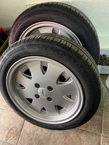 Jogo rodas chevette c pneu novos