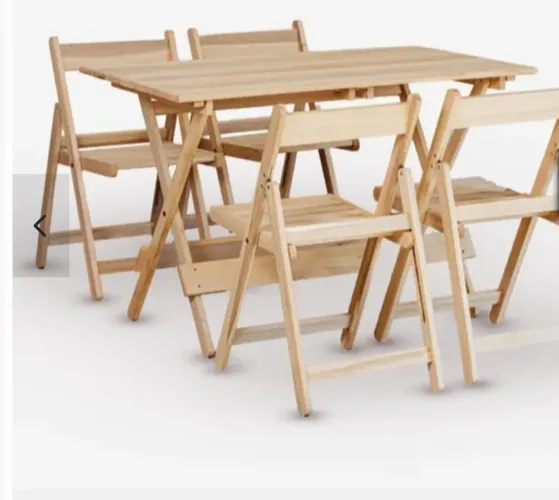 Conjunto de Mesa 120x70 e 04 cadeiras dobrável Eucalipto com verniz