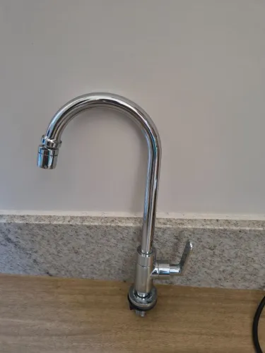 Torneira Decol cozinha de bancada cromada