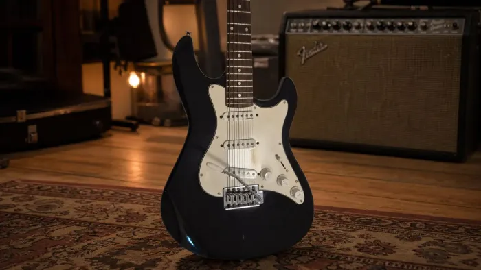 GUITARRA STRATOCASTER STRINBERG