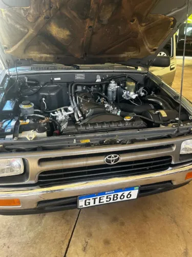 Toyota Hilux CD 4X2 2.4 Diesel 1995