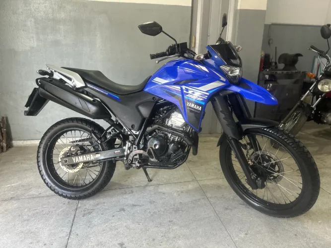 Lander 250 2022 em perfeito estado