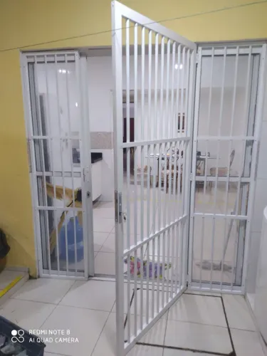 Manutenção em portão de alumínio