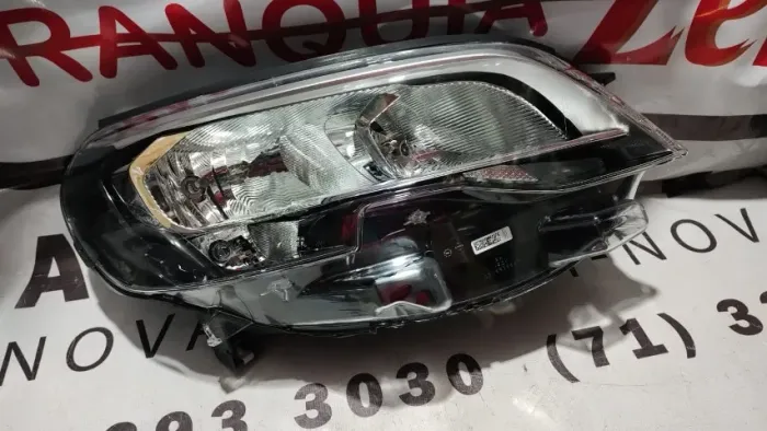 Farol direito Peugeot Expert 2018/ Novo Original (Minibus)