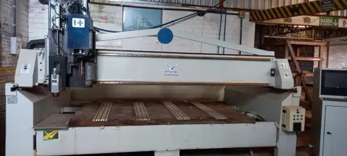 Máquina Fresadora CNC-Marca Vetor CNC, Sylver, Modelo FR2515 SP