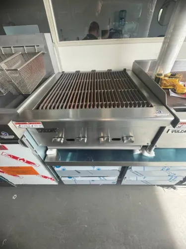 Char Broiler A Gás para carnes  Vcrb25 4 Queimadores Vulcan 