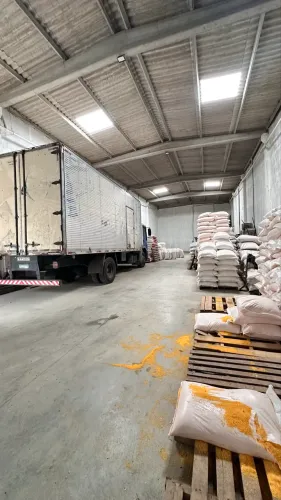 10x30 próx da via expressa 4 Mil