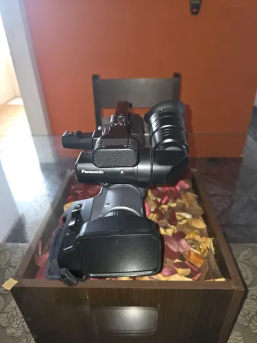 Filmadora Panasonic AG-HMC70P AVCHD semi-nova