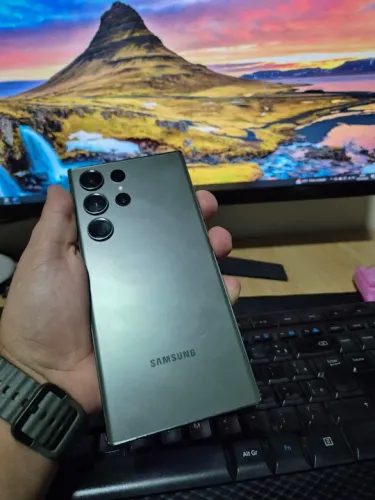 Galaxy S23 Ultra 12/512 gb aceito troca passo cartão