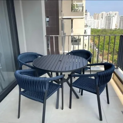 Mesa ripada área externa