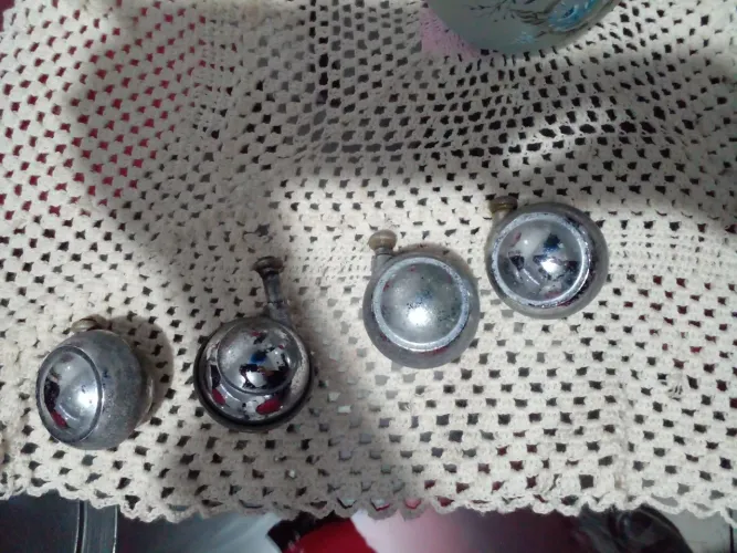 Rodízios para móveis retrô
