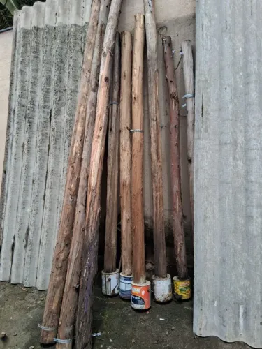 Madeira para escoramento e Telhas para obra